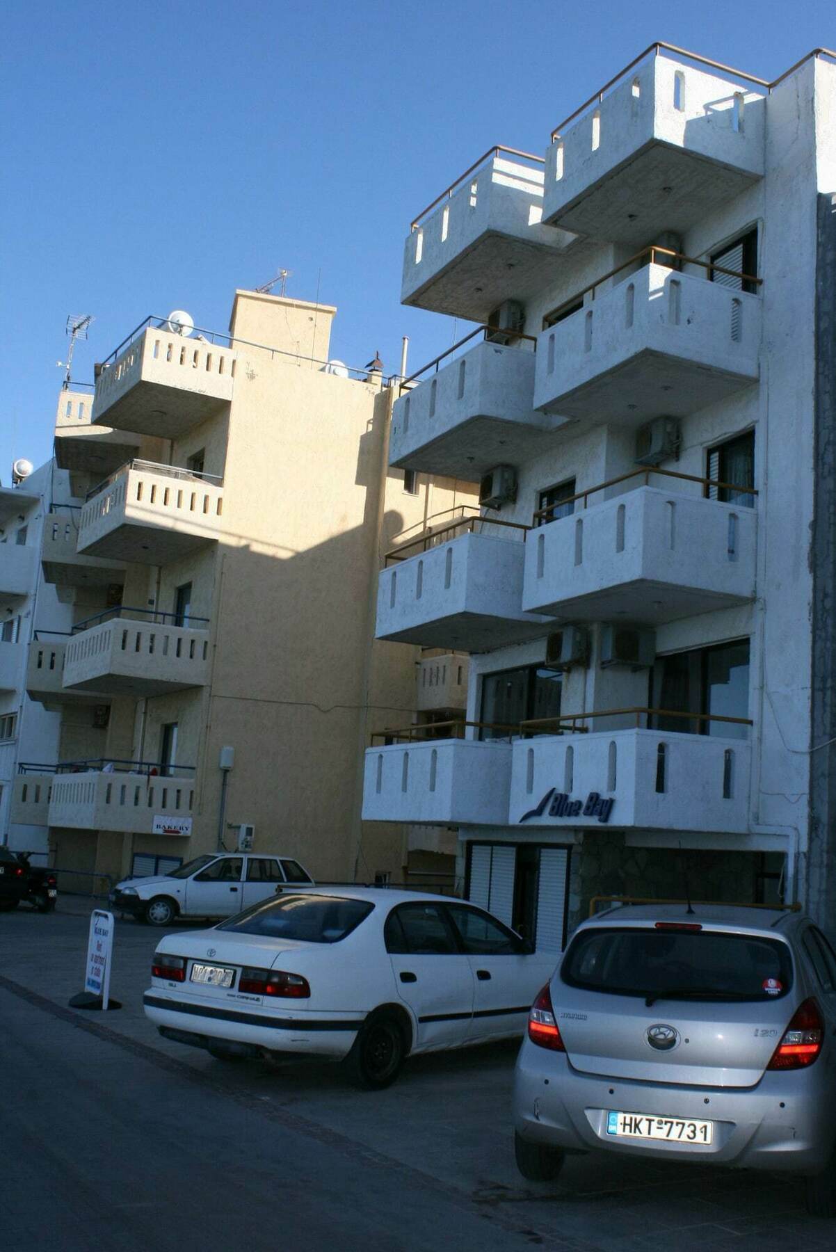 Blue Bay Apartments ヘルソニソス エクステリア 写真